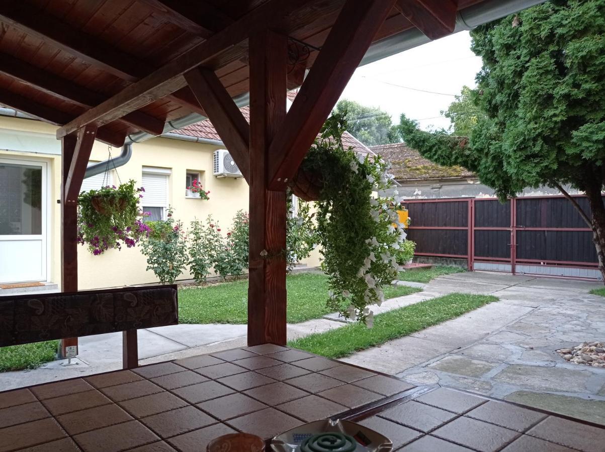 Apartman Ady 6 Senta Exterior photo